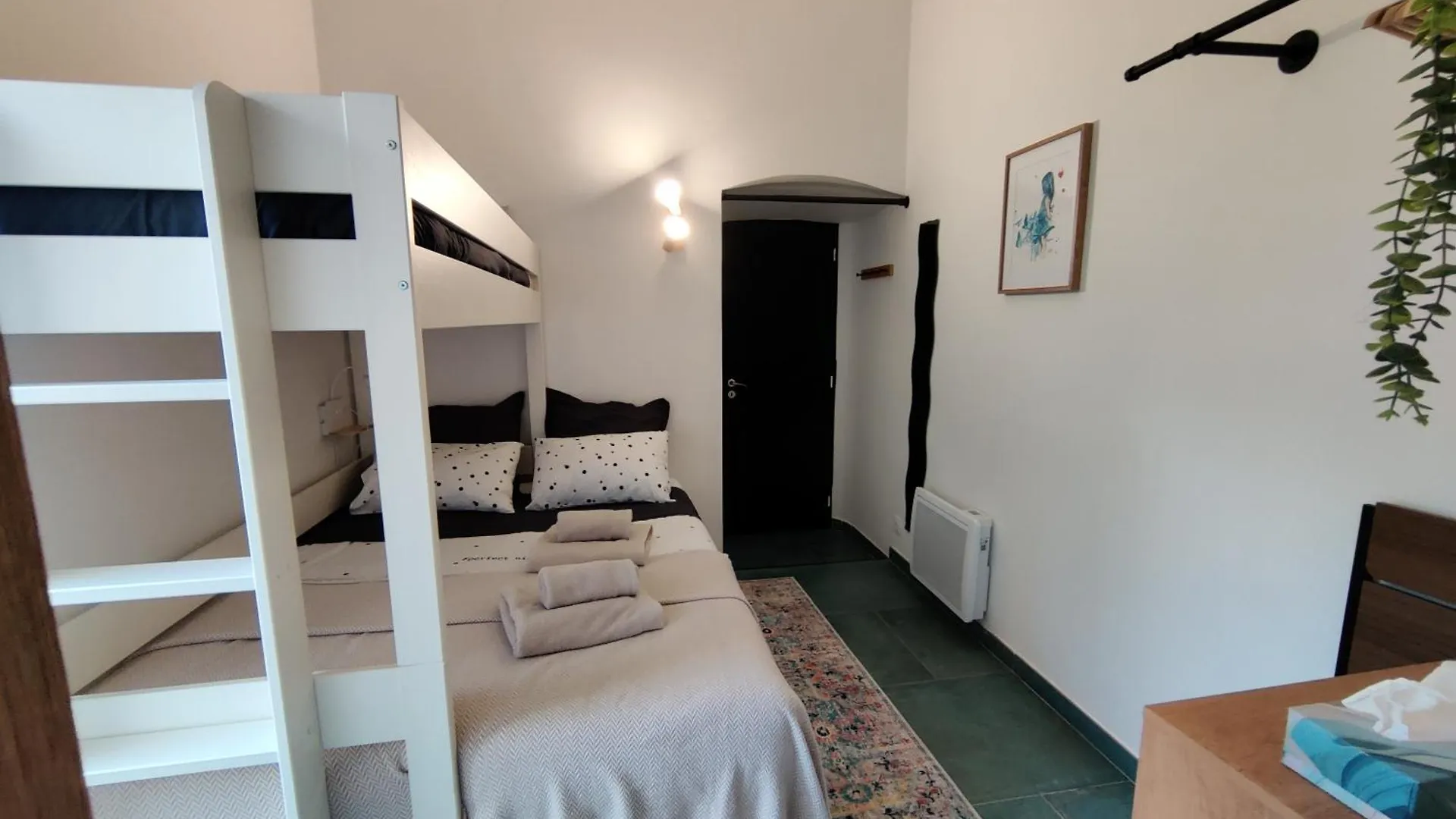 Bed and breakfast Les Chambres Du Chateau De Fenestrelle Aubagne