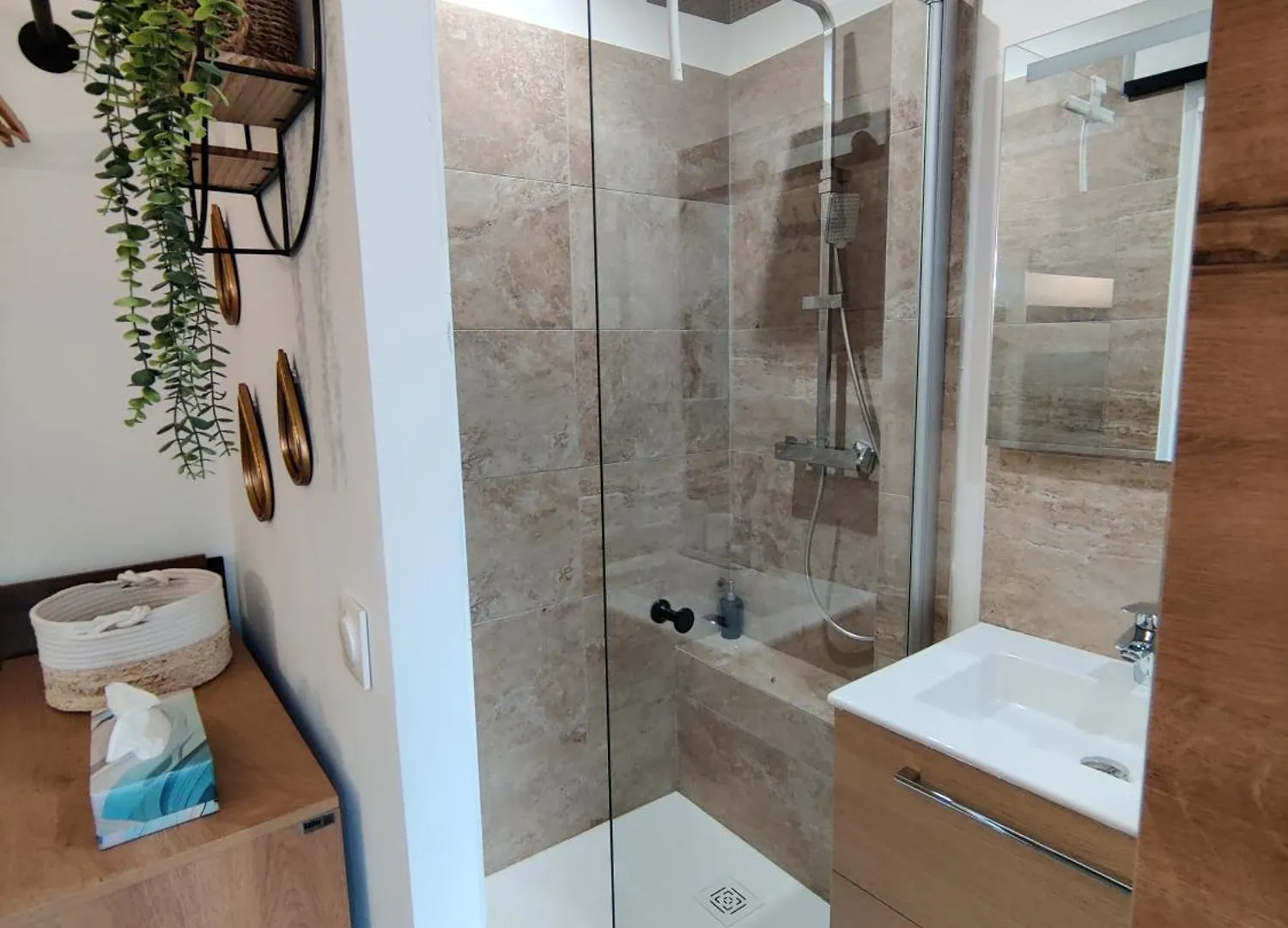 Les Chambres Du Chateau De Fenestrelle Aubagne Bed & Breakfast