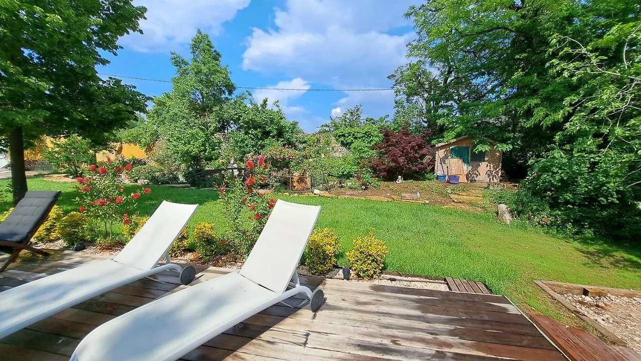 Les Chambres Du Chateau De Fenestrelle Aubagne Bed & Breakfast