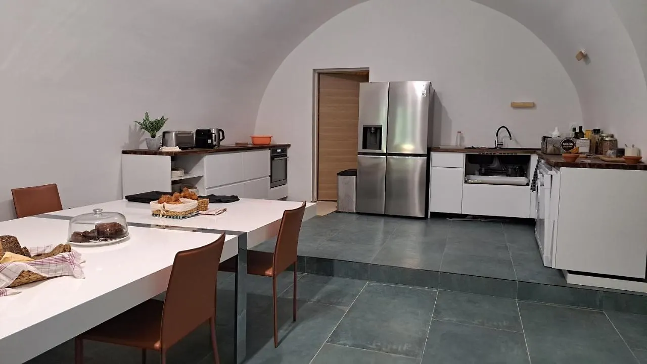 Les Chambres Du Chateau De Fenestrelle Aubagne 0*,  France