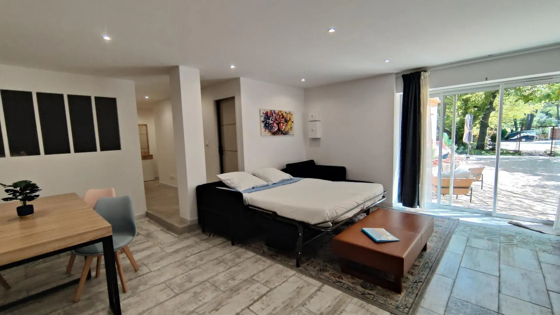 Les Chambres Du Chateau De Fenestrelle Aubagne Couette-café