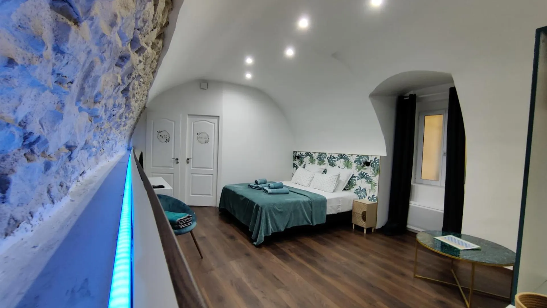 Les Chambres Du Chateau De Fenestrelle Aubagne France